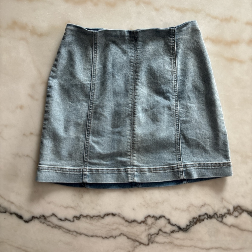 Wild Fable blue denim mini skirt with zipper detail Size 4